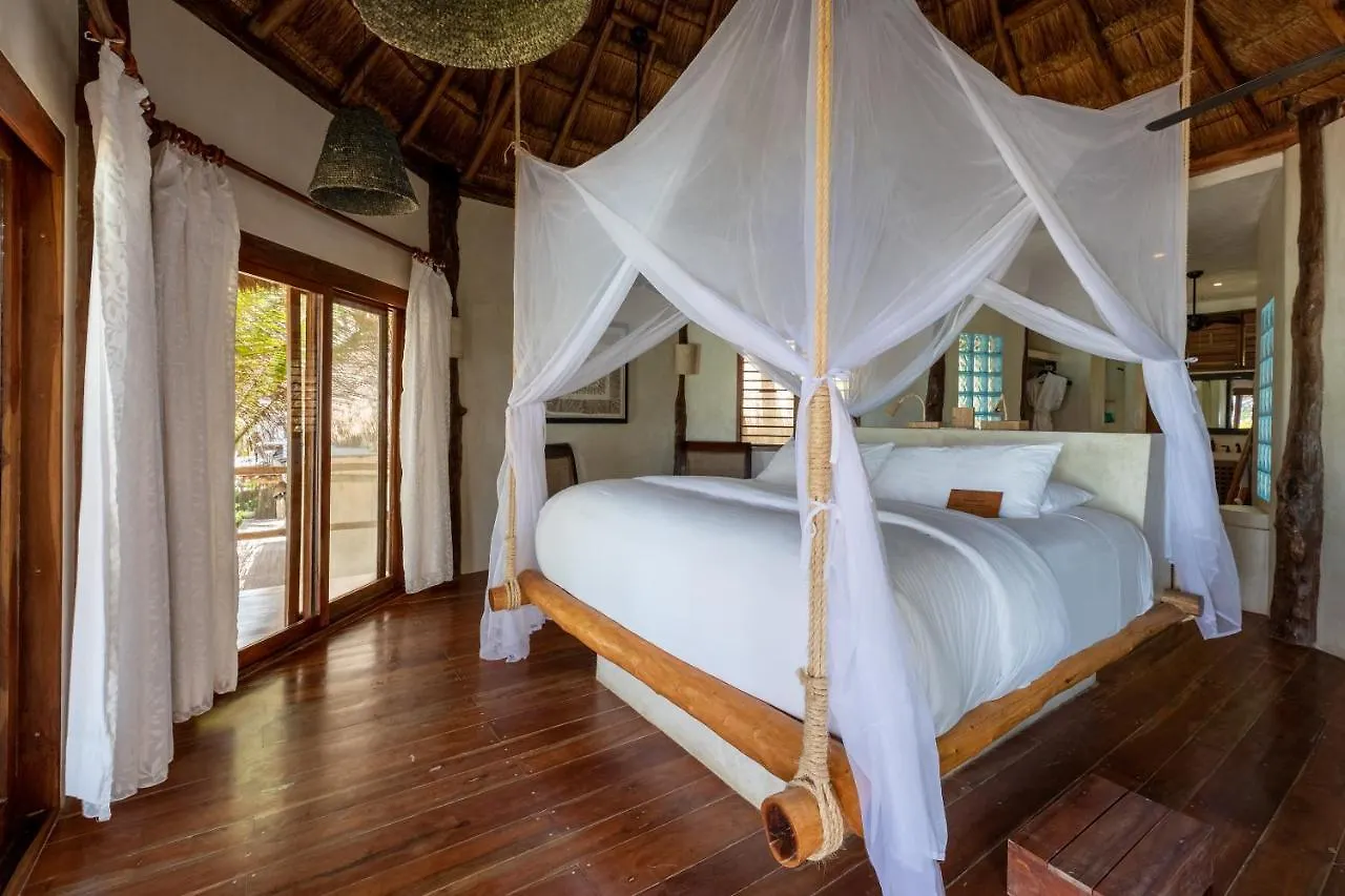 Encantada Tulum 4*,  México